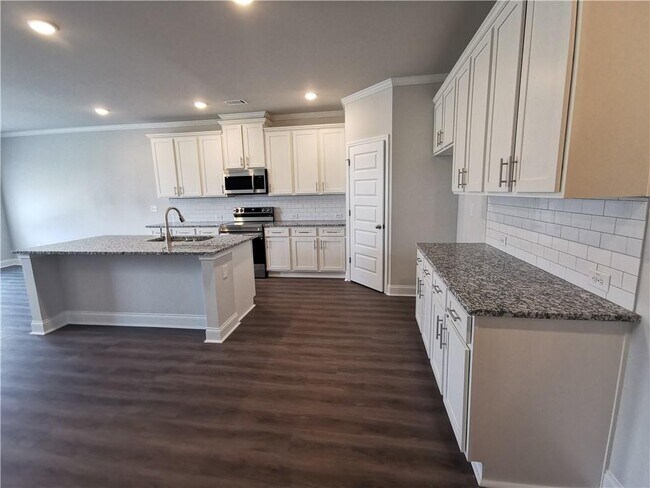 Building Photo - 3855 Brookburn Pk