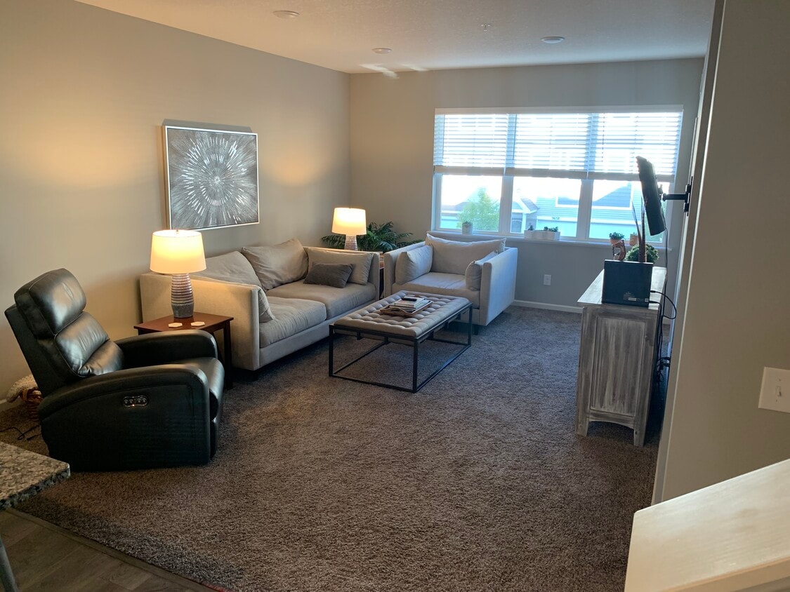 9657 Olive Ln N, Maple Grove, MN 55311 Townhome Rentals in Maple