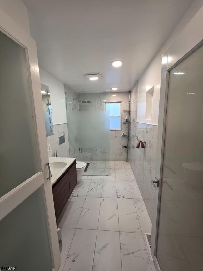 Building Photo - 71 Newark Pl