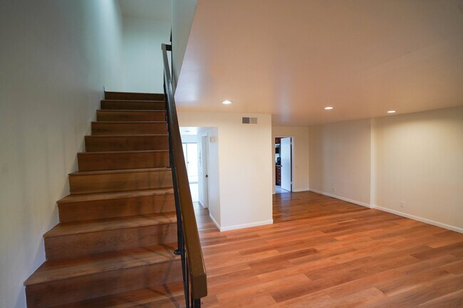 Foto del edificio - 2396 Shoreside Ct