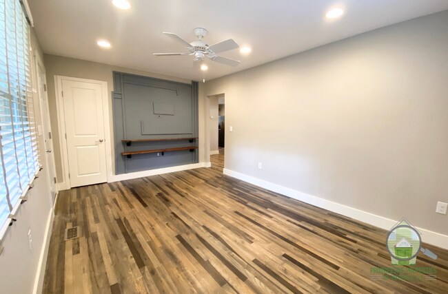Foto del edificio - 403 Glenn Rd