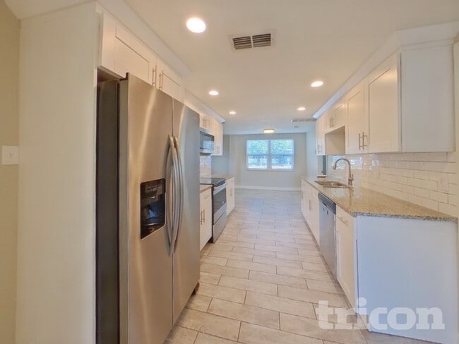 Foto del edificio - 4460 49th Ave N