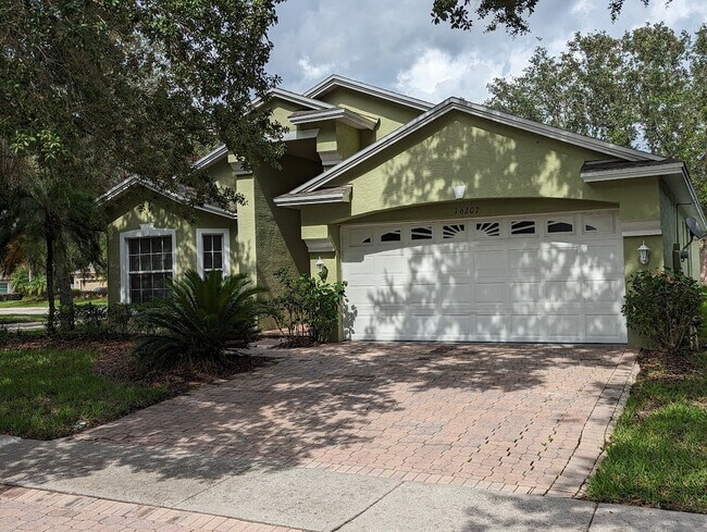 Foto del edificio - 16207 Ashley Park Pl