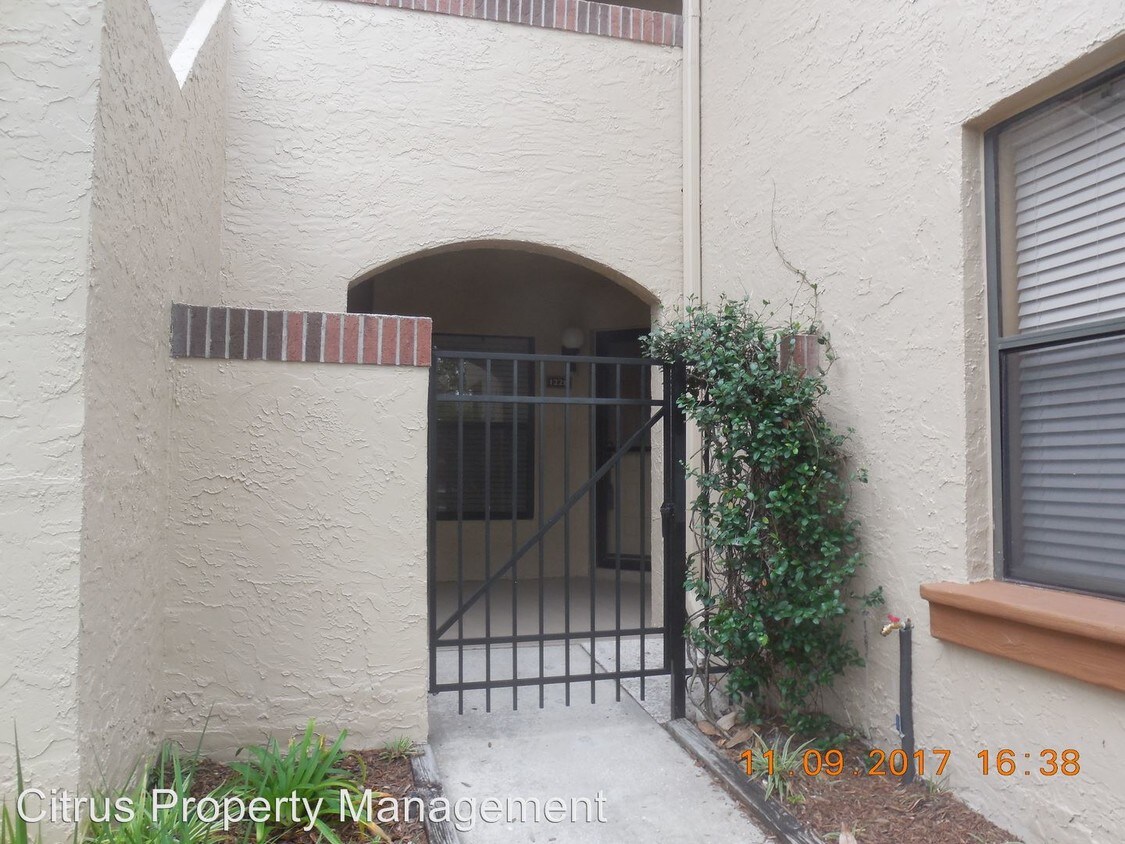 Primary Photo - 1228 Saint Tropez Cir