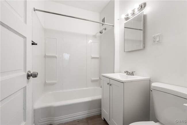 Foto del edificio - 712 Oak St