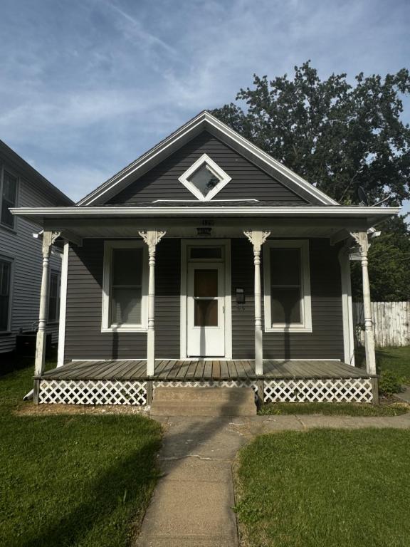 Foto principal - 129 Roscoe Ave