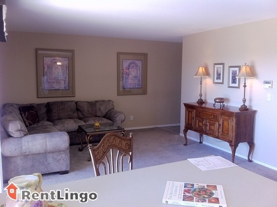 Building Photo - 4000 Essex Ln
