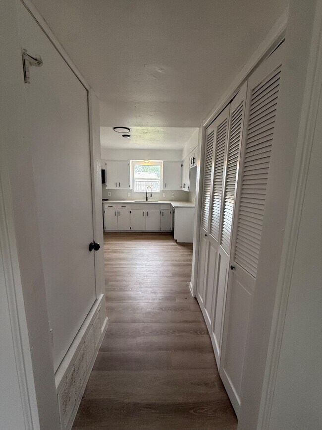 Building Photo - 4617 Cobblestone Ln