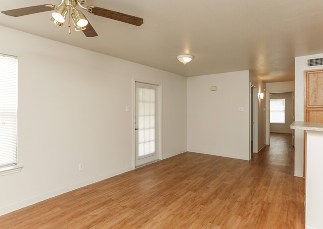 Dining Area - Amistad Apartments