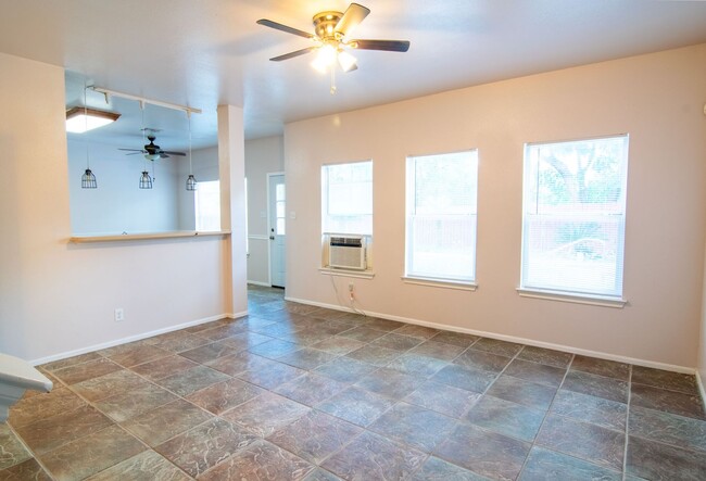 Building Photo - 3-BEDROOM W/ POOL IN PECAN VALLEY HEIGHTS
