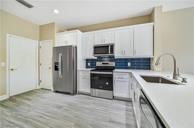 Building Photo - 924 Hampton Cir