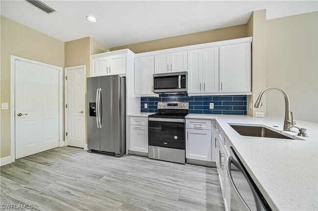 Foto del edificio - 924 Hampton Cir