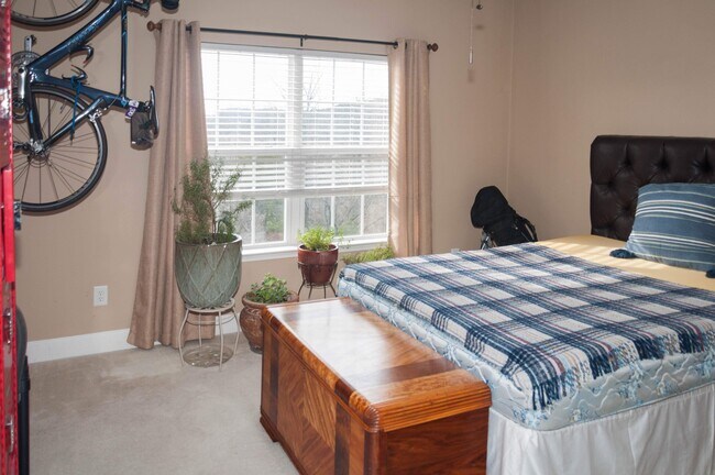 Guest bedroom. - 8501 Burnham Ln #13