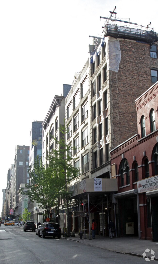 Building Photo - 120-122 W 18th St