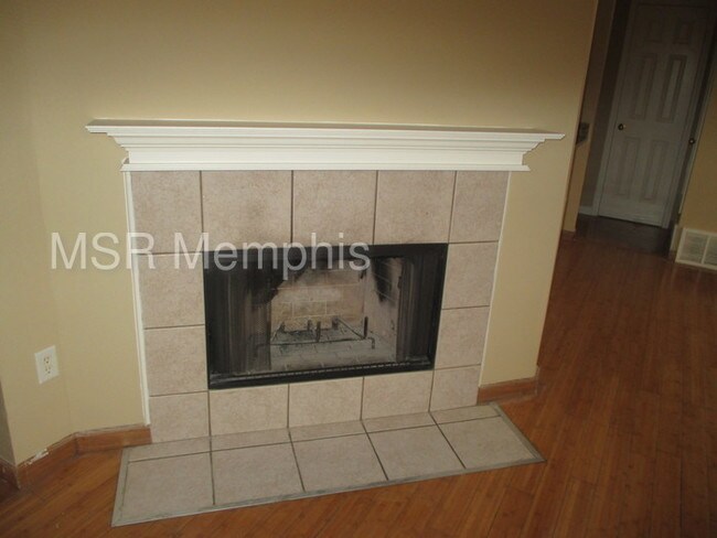 Building Photo - 925 Abbey Grove Ln