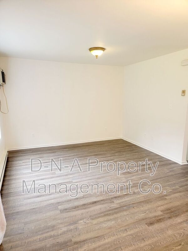 Building Photo - 171 Victoria Arms Circle