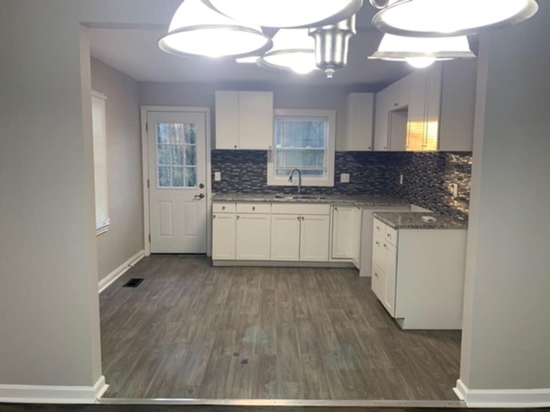 Beautiful two bedroom one bath near Campbellton and 166 - Beautiful two bedroom one bath near Campbellton and 166