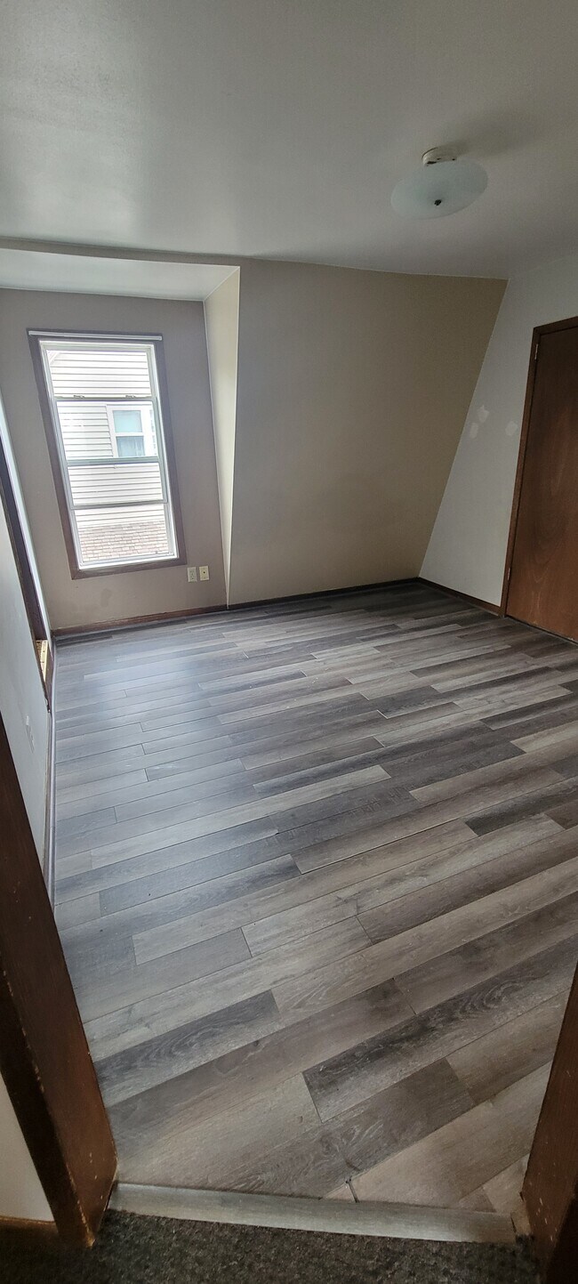 Sala de estar - 353 Emma St