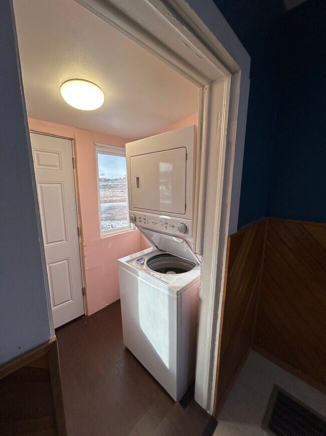 Foto del edificio - 1121 E 3rd St