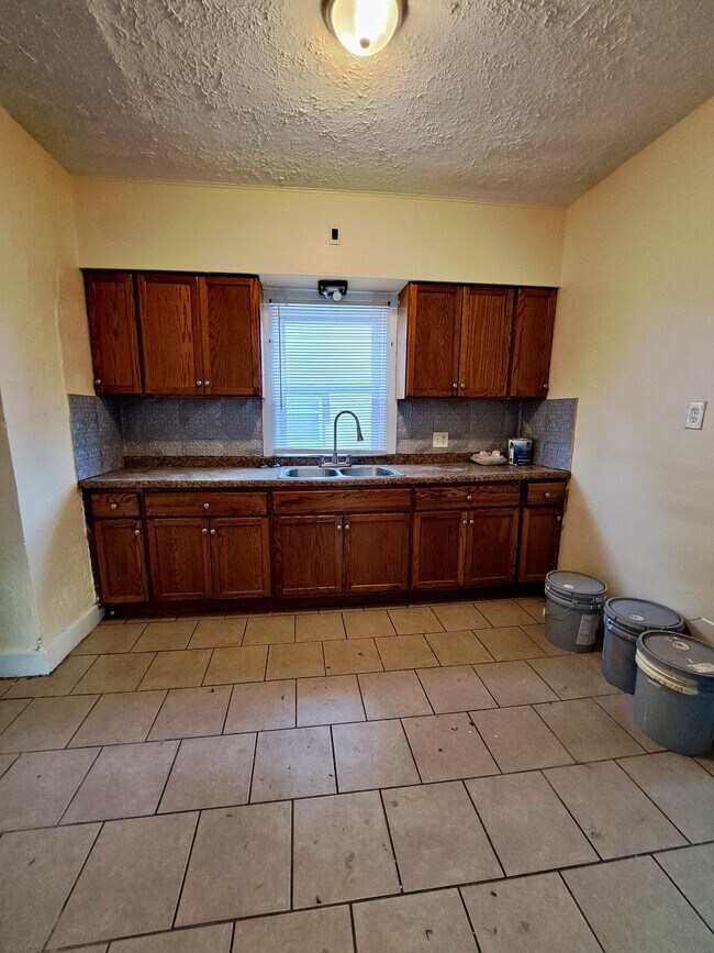 Foto del edificio - 1122 Beaumont Ave