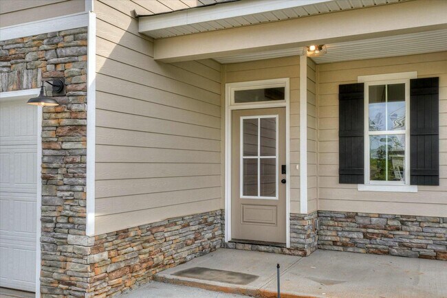 Foto del edificio - 2021 Warbler Dr