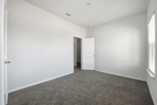Building Photo - 8520 Trickham Bnd