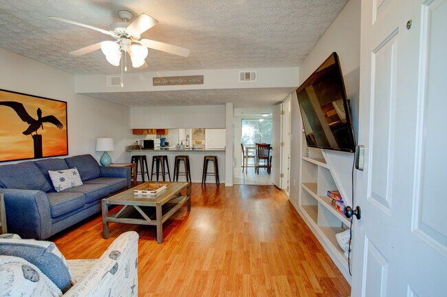 Foto del edificio - 2400 Suwanee Ln