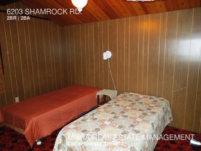 Foto del edificio - Great 2+ Bedroom Cabin on 1/3 Acre!