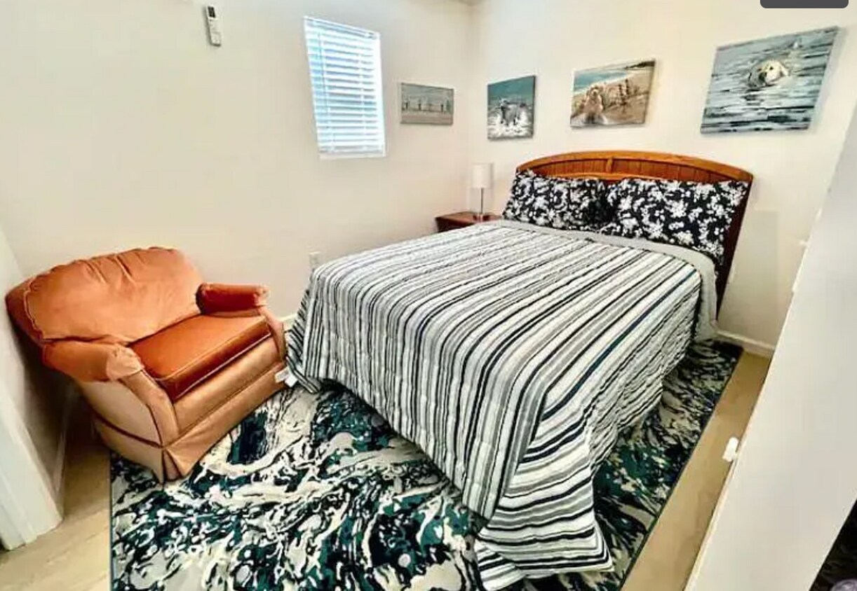 Foto principal - Charming 1 bedroom/1 bathroom backhouse | ...