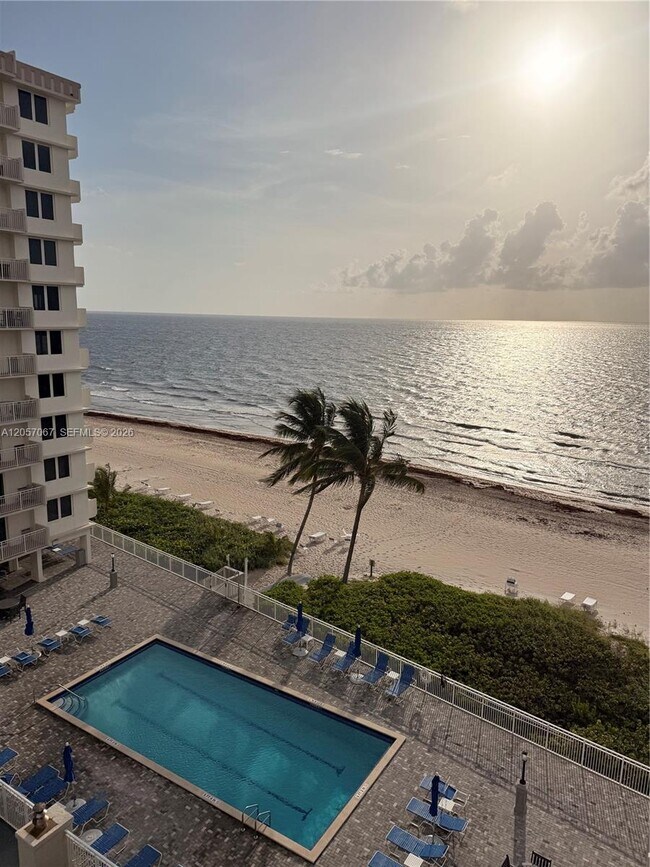Building Photo - 3221 S Ocean Blvd