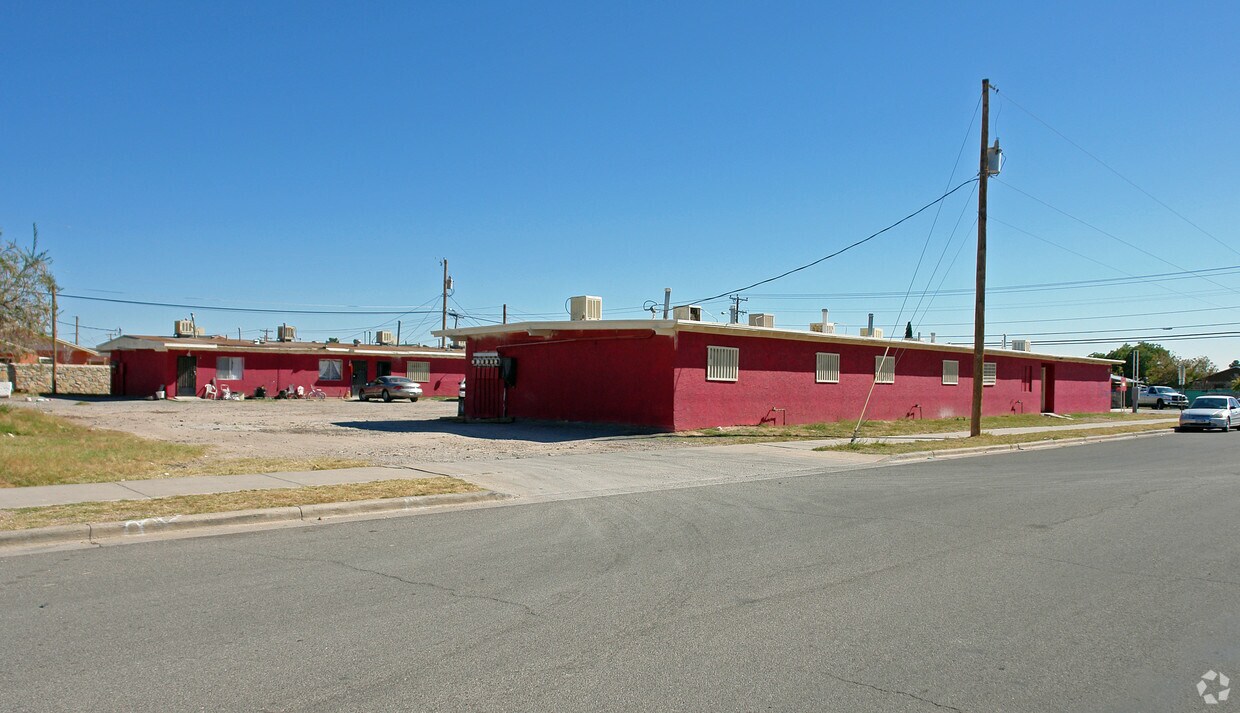 Building Photo - 4901 Titanic Ave