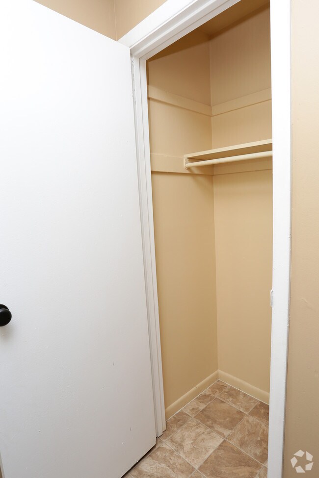 Beechmont Bluffs Apartments Apartments 5460 Beechmont Ave Cincinnati