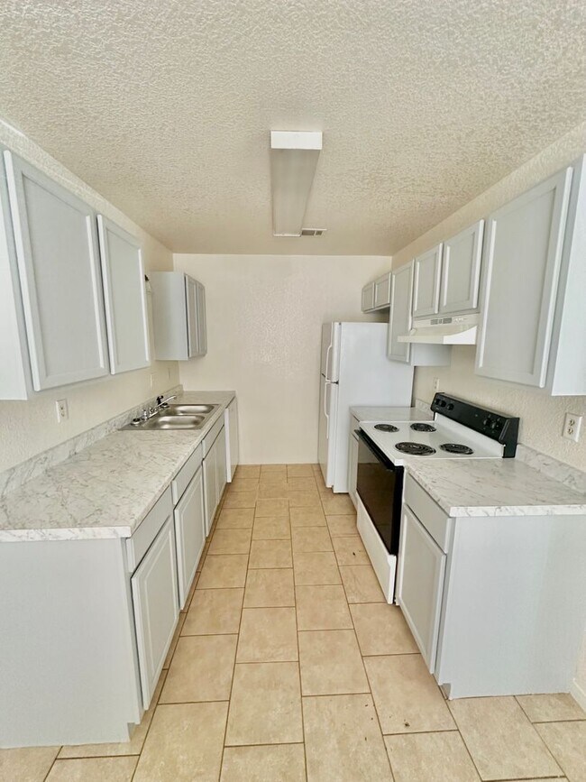 Building Photo - 1103 Circle M Dr