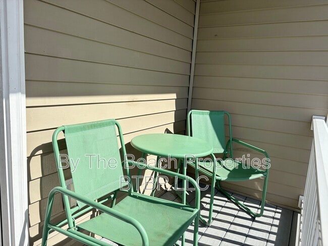 Building Photo - 194 Spencer Cir