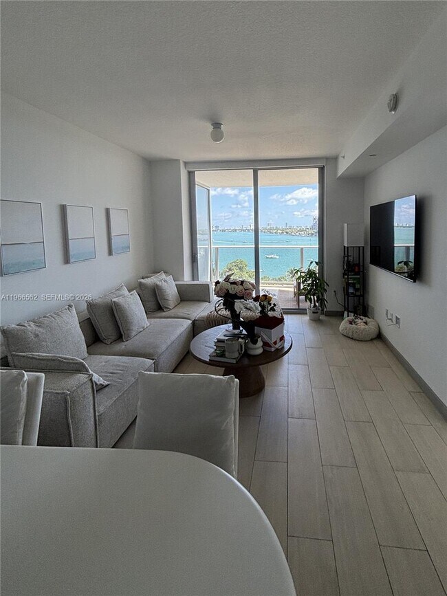 Building Photo - 488 NE 18th St