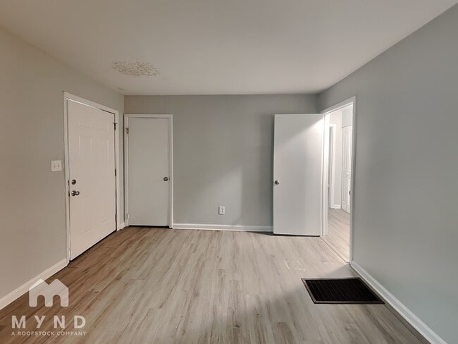 Foto del edificio - 438 Greenhill Way