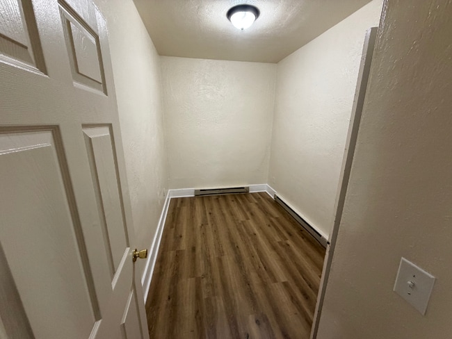 Building Photo - 15 S Stewart St