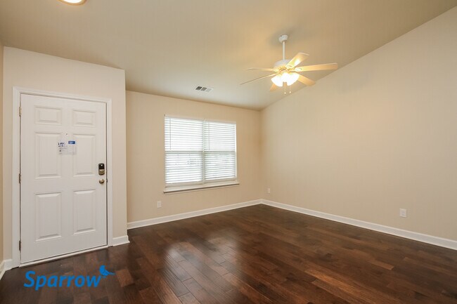 Foto del edificio - 2524 Captains Watch Road Northeast