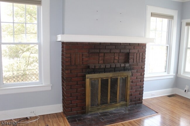 Building Photo - 36 Brookfield Rd
