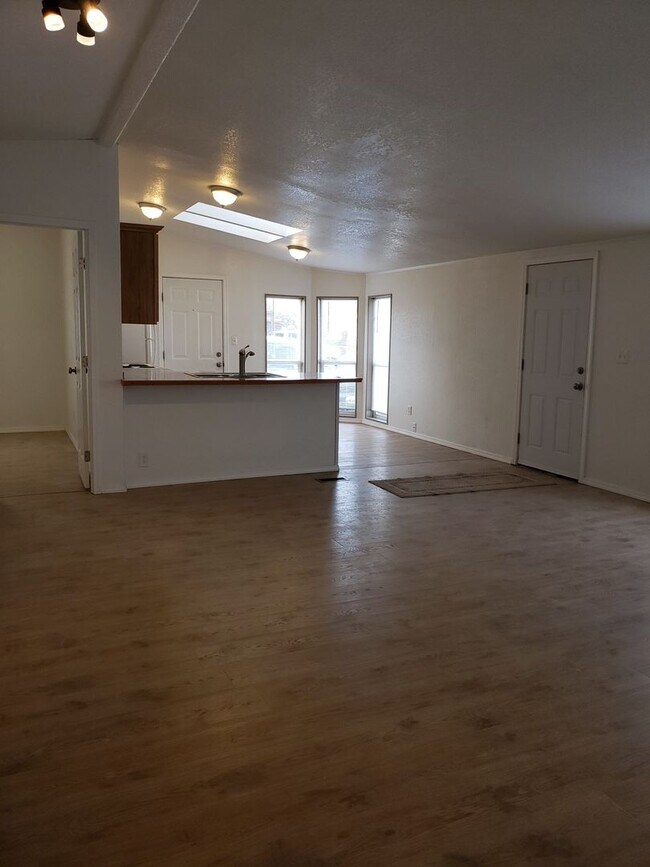 Foto del edificio - 3 bedroom 2 bath Mobile-home in Hayden