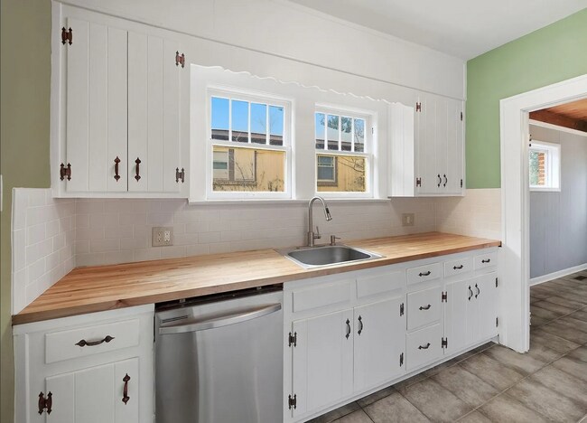 Foto del edificio - 1391 Jefferson Ave