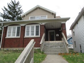 Building Photo - 1325 Lake Michigan Dr NW