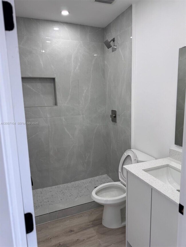 Foto del edificio - 950 79th Terrace