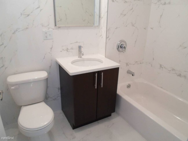 Foto del edificio - 3053 Crescent St