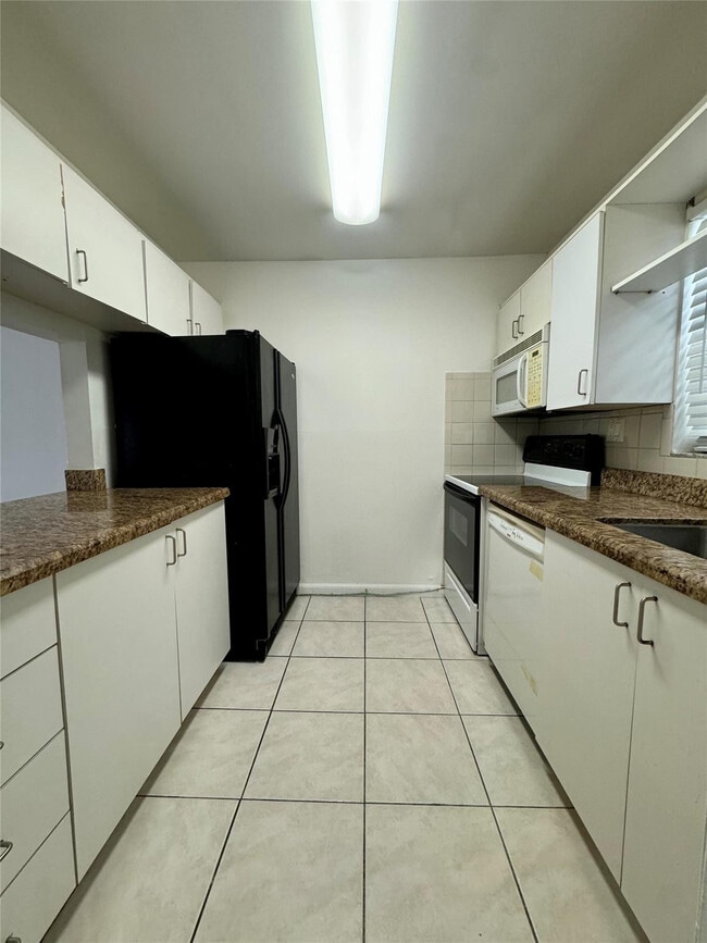 Building Photo - 6507 Winfield Blvd