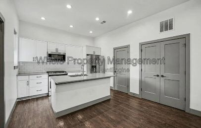 Building Photo - 3511 S Marion St