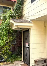 Building Photo - 804 Stanford St