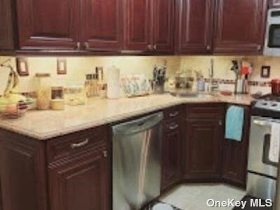 Foto del edificio - 55 Monroe Blvd