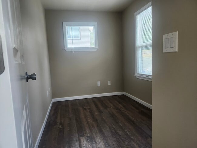 Building Photo - 3001 Preble St