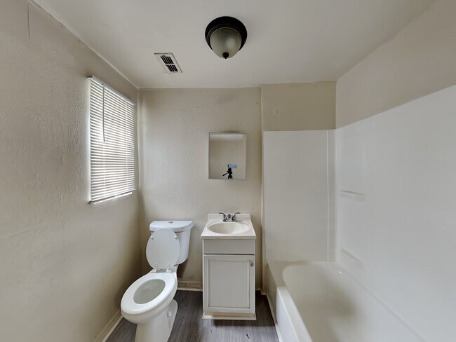 Foto del edificio - 428 Nixon ST